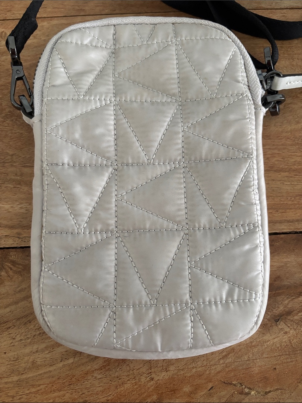 Winnie Medium Quilted Silver Smartphone Crossbody Bag - Picture 3 of 9